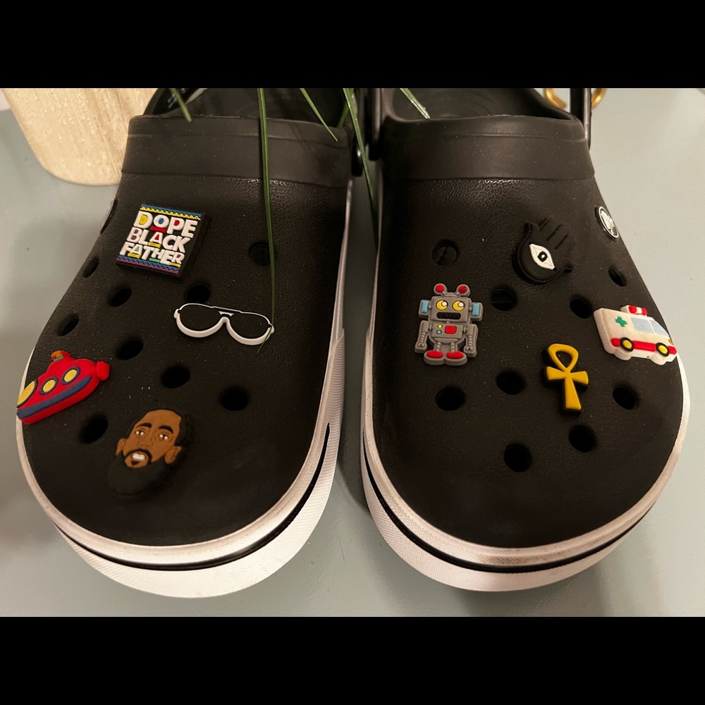 Mens Crocs - Picture 4 of 6